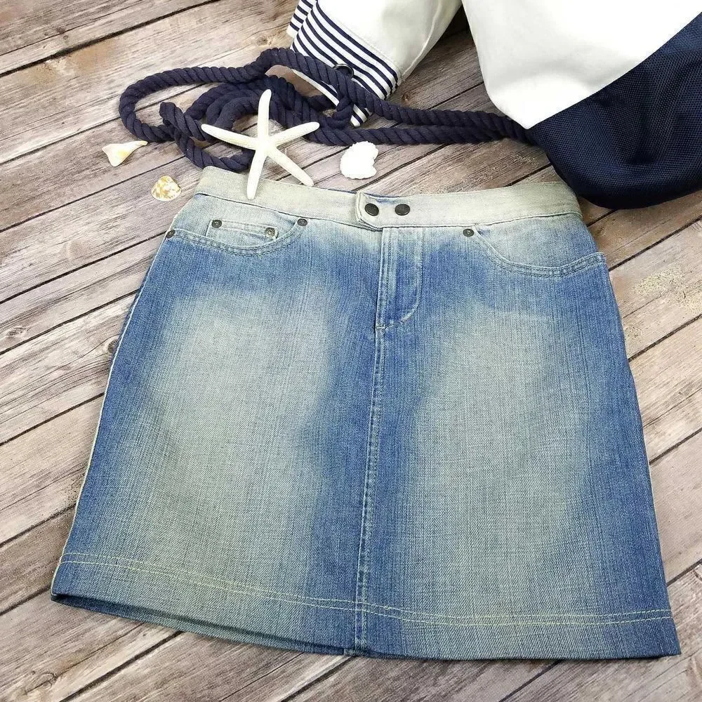 New GF FERRE Women US 28 Denim Pencil Washed Jean Skirt Classic Casual Look - Picture 3 of 14